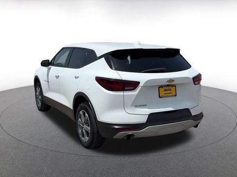 Used 2025 Chevrolet Blazer LT FWD image 9