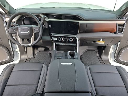 New 2026 GMC Sierra 2500 Denali w/ Denali Reserve Package AWD/4WD image 9