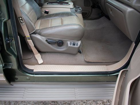 Used 2003 Ford Excursion Eddie Bauer image 37