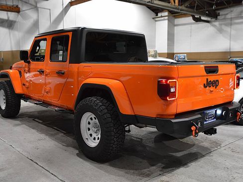 Used 2025 Jeep Gladiator Sport AWD/4WD image 16