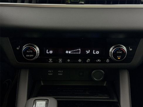 New 2026 Mitsubishi Outlander SE FWD image 15