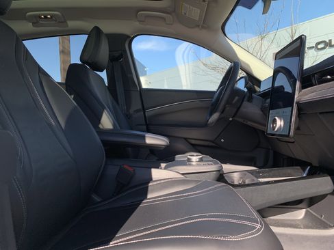 Used 2022 Ford Mustang Mach-E Premium image 35