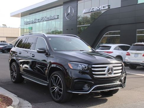 Certified 2025 Mercedes-Benz GLS 580 4MATIC image 3