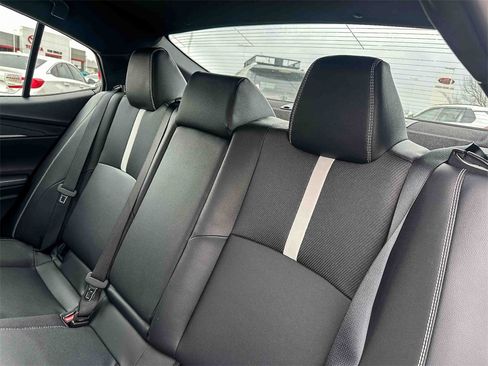 Used 2025 Toyota Camry SE image 18