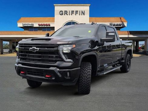 Used 2025 Chevrolet Silverado 2500 LTZ w/ LTZ Plus Package AWD/4WD image 11