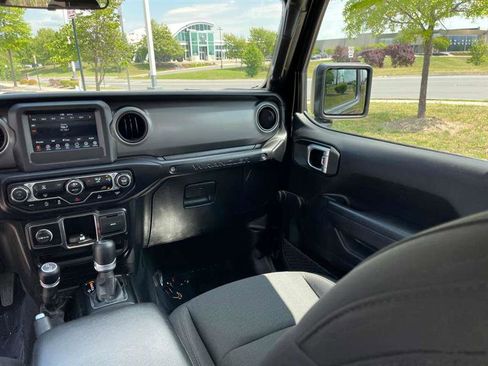 Used 2023 Jeep Wrangler Sport AWD/4WD image 29