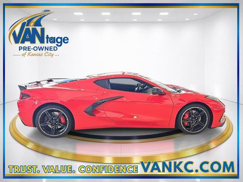 Used 2024 Chevrolet Corvette Stingray Preferred Cpe w/ Z51 Performance Package RWD image 5