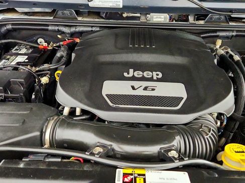 Used 2016 Jeep Wrangler Unlimited Rubicon AWD/4WD image 26