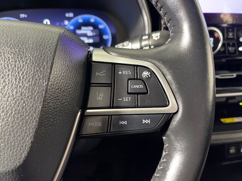 Used 2023 Toyota Highlander Platinum FWD image 27