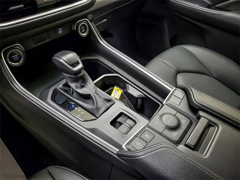 Certified 2025 Toyota Grand Highlander AWD image 21