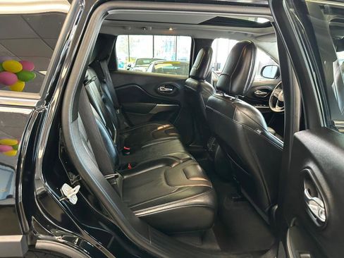 Used 2021 Jeep Cherokee Latitude Lux w/ Sun & Sound Group image 29