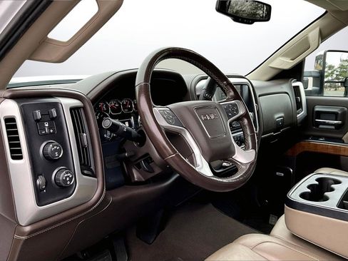 Used 2019 GMC Sierra 3500 SLT w/ Duramax Plus Package image 17