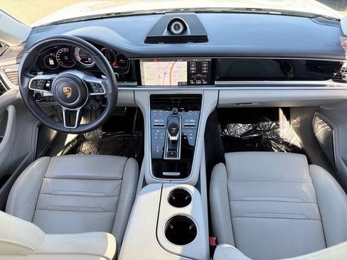 Used 2018 Porsche Panamera 4S image 22