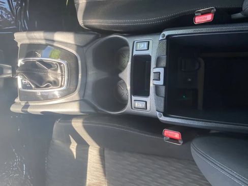 Used 2018 Nissan Rogue SV FWD image 13