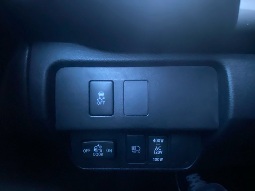 Used 2023 Toyota Tacoma TRD Off-Road AWD/4WD image 18