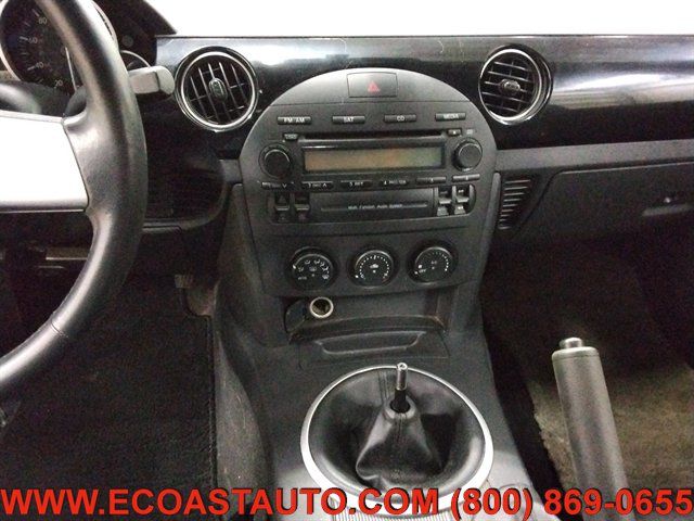 Used 2006 MAZDA MX-5 Miata RWD image 12