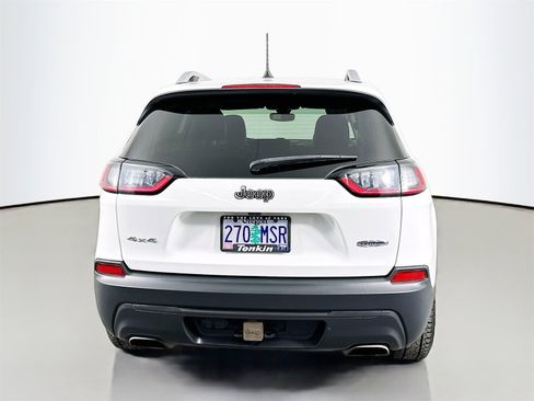 Used 2019 Jeep Cherokee Latitude Plus w/ Comfort/Convenience Group image 6