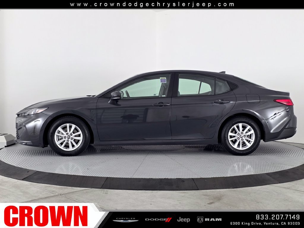 Used 2025 Toyota Camry LE FWD image 4