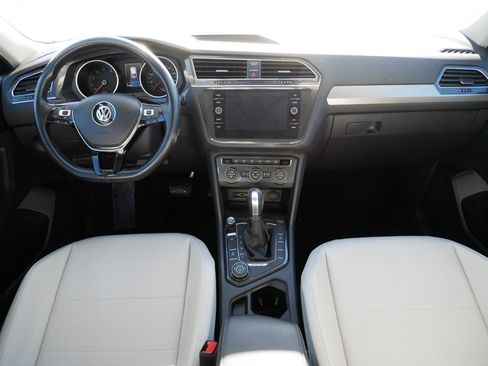 Used 2018 Volkswagen Tiguan SE w/ 3rd Row Seat Package image 10
