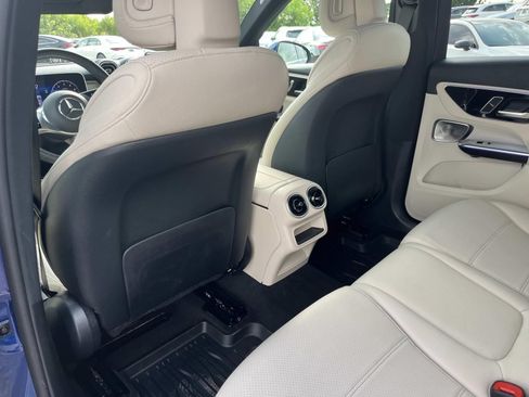 Certified 2025 Mercedes-Benz GLC 300 image 18