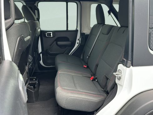 Used 2024 Jeep Wrangler Unlimited Rubicon image 24