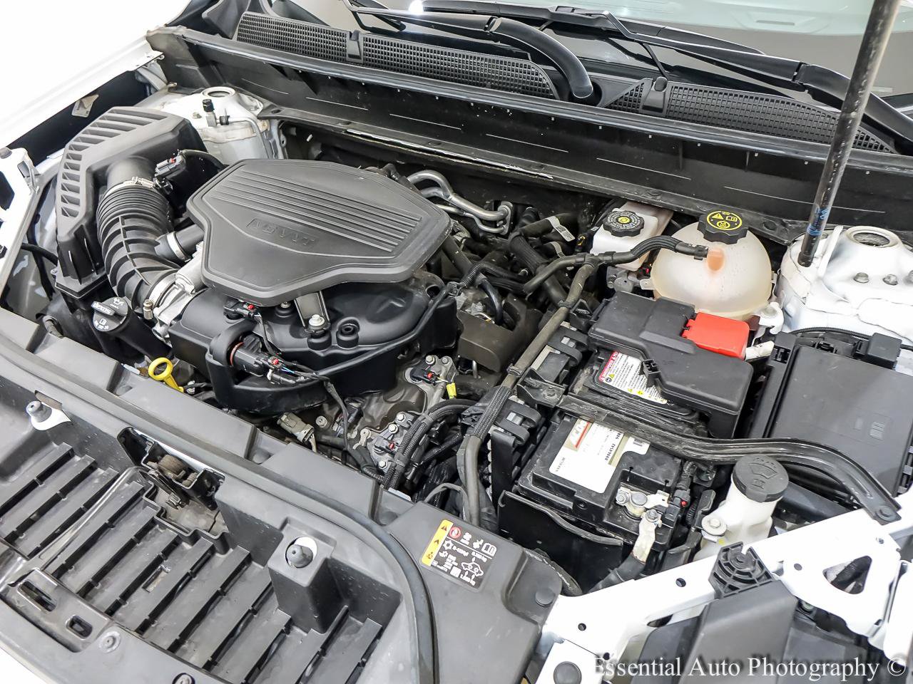 Used 2023 GMC Acadia SLT FWD image 34