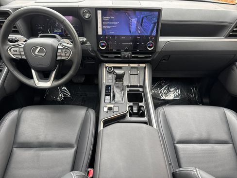 Used 2024 Lexus GX 550 w/ Accessory Package (31) AWD/4WD image 13