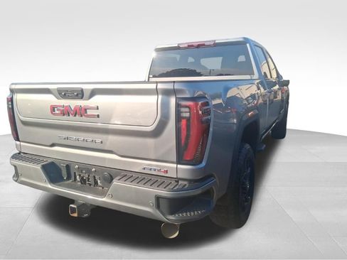 Used 2025 GMC Sierra 2500 AT4 AWD/4WD image 4