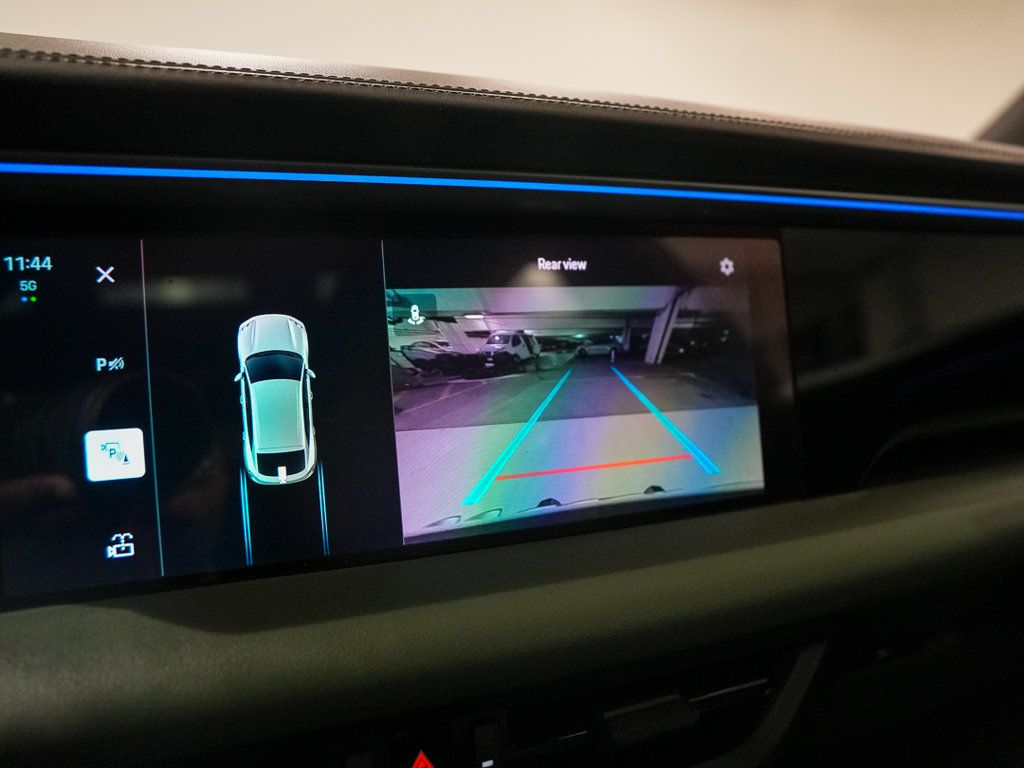 Certified 2024 Porsche Macan 4 Electric AWD/4WD image 30