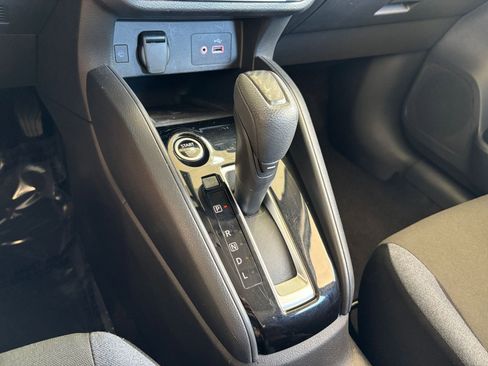Used 2025 Nissan Versa SV FWD image 39