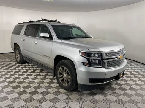 Used 2020 Chevrolet Suburban LS AWD/4WD image 17