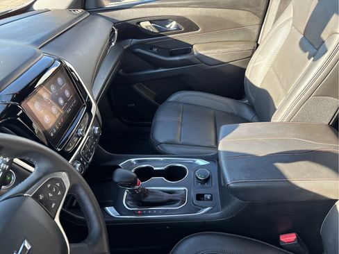 Used 2023 Chevrolet Traverse RS image 23