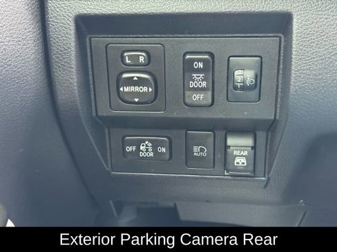 Used 2021 Toyota Tundra SR5 w/ SR5 Upgrade Package image 33