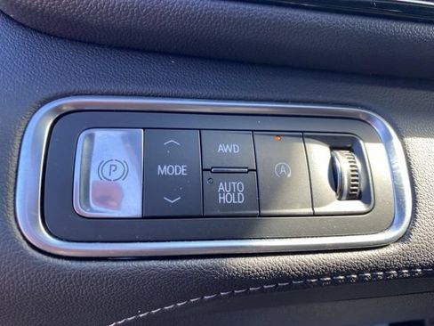 Certified 2025 Buick Enclave Avenir w/ Super Cruise Package AWD/4WD image 18