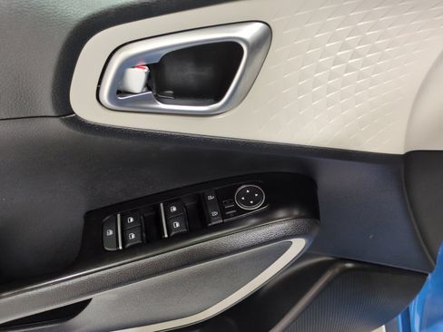 Certified 2023 Kia Soul GT-Line FWD image 16