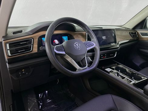 New 2026 Volkswagen Atlas SE image 9