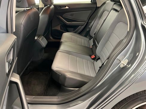 Used 2025 Volkswagen Jetta SE FWD image 23