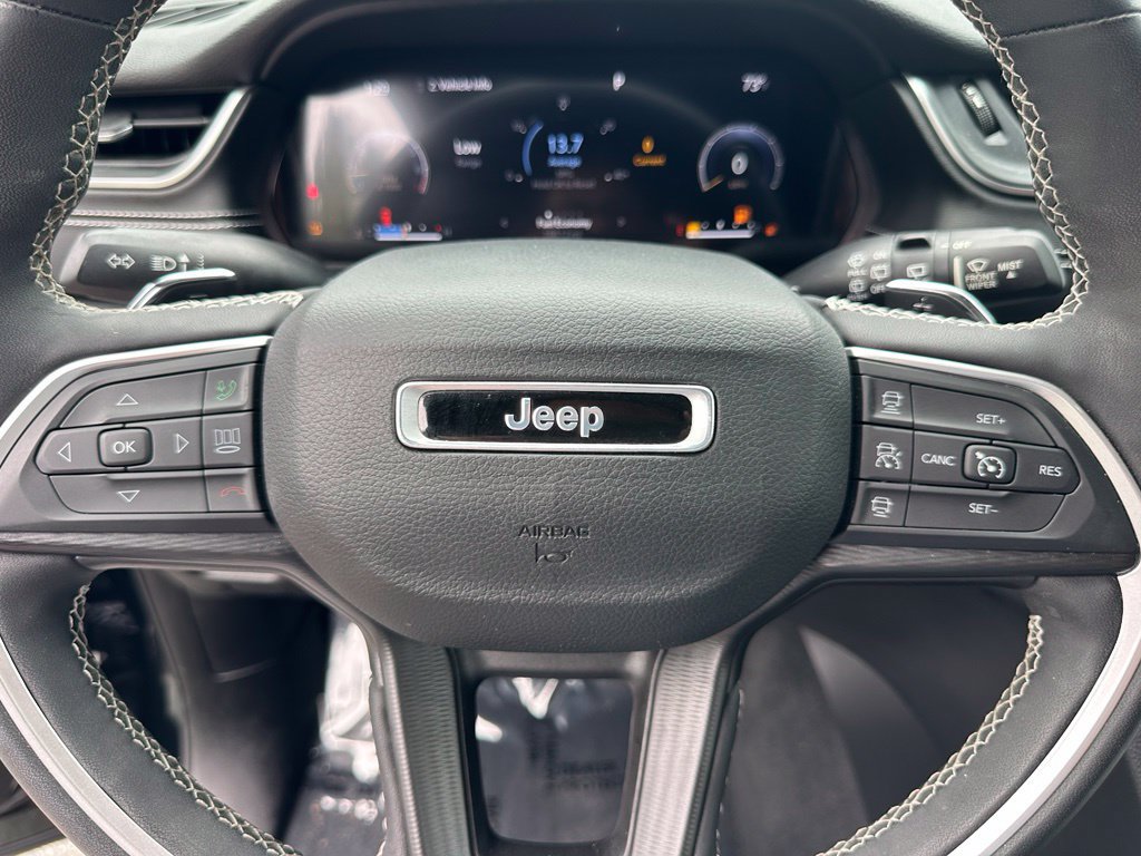 Used 2023 Jeep Grand Cherokee Altitude AWD/4WD image 25