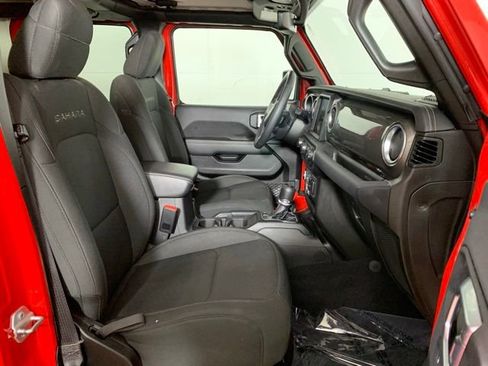 Used 2023 Jeep Wrangler Sahara image 24