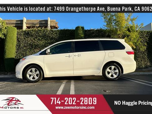 Used 2017 Toyota Sienna LE FWD image 11