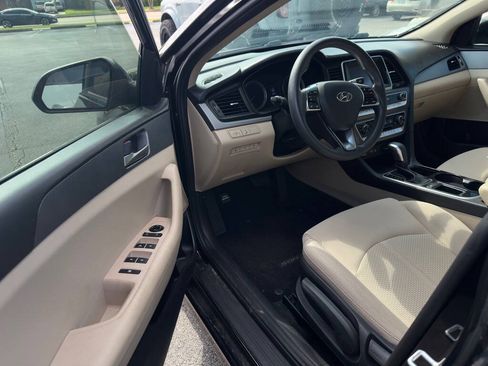 Used 2018 Hyundai Sonata SE FWD image 4