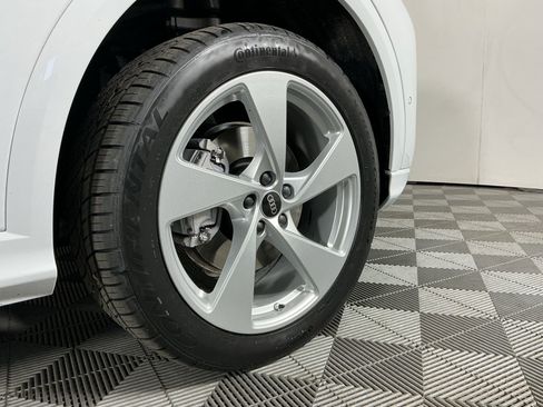 Used 2025 Audi Q5 Premium Plus w/ Premium Plus image 11