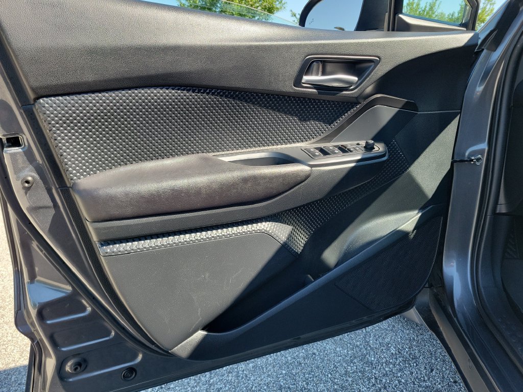 Used 2018 Toyota C-HR XLE FWD image 20