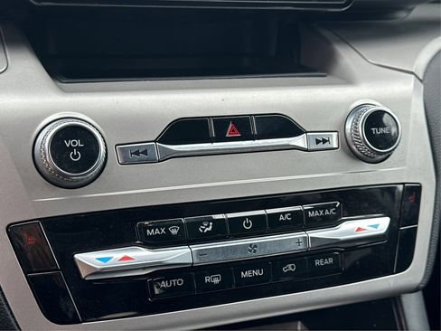 Used 2021 Ford Explorer XLT w/ Class III Trailer Tow Package image 39