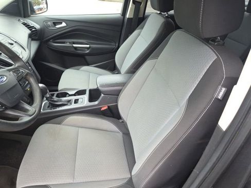 Used 2017 Ford Escape SE image 14
