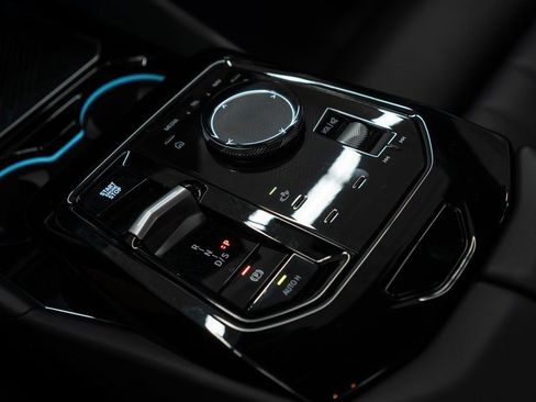 Used 2025 BMW 540i xDrive image 27