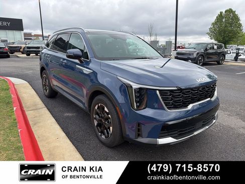 Used 2024 Kia Sorento S w/ Panoramic Sunroof Package image 2