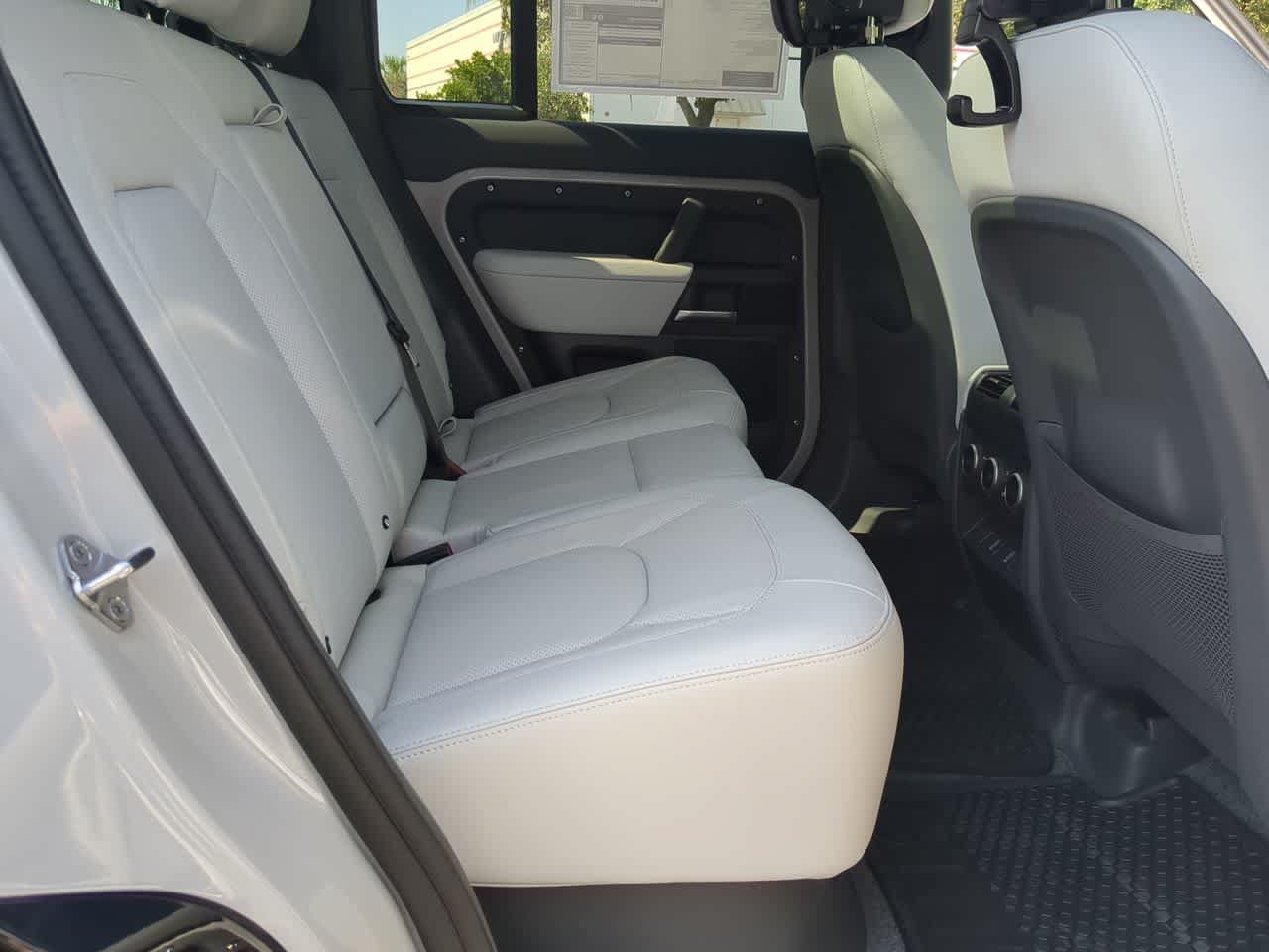New 2026 Land Rover Defender 110 X-Dynamic SE AWD/4WD image 22