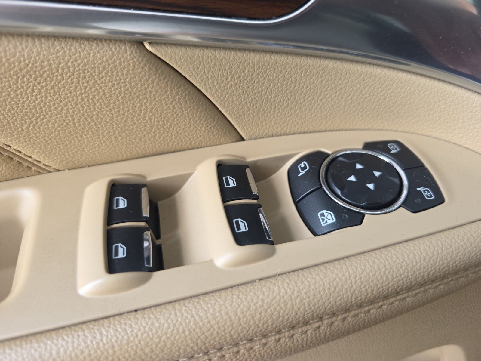 Used 2017 Ford Explorer Limited FWD image 26
