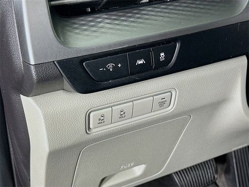 Certified 2022 Kia Carnival LX image 21